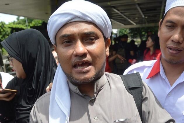 Novel FPI Sebut Penyebar Video 'Firza-Rizieq' di Bawah Perlindungan Pihak Besar