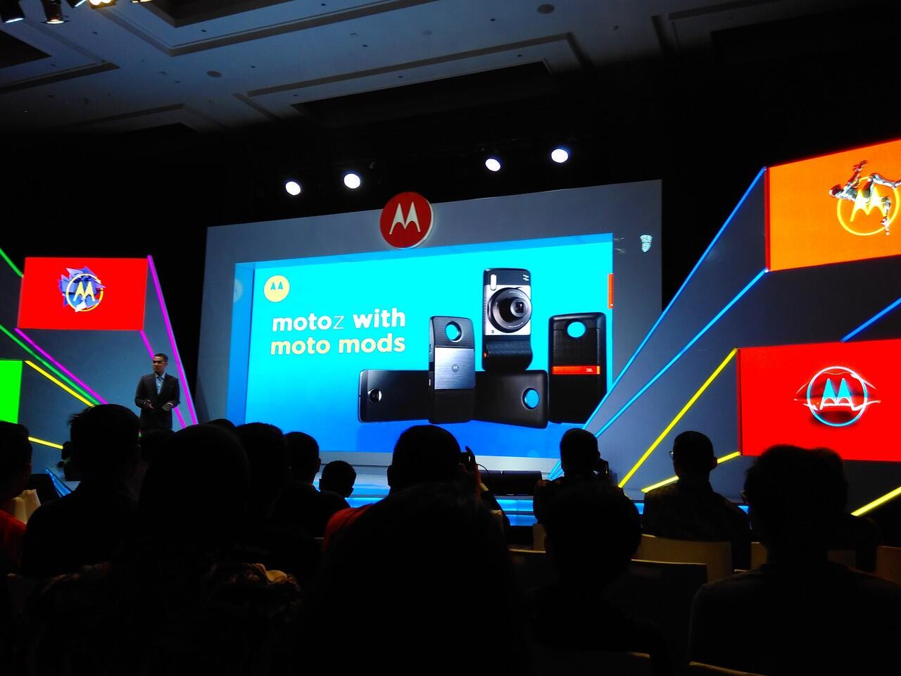 Peluncuran Duo Unik Dari Motorola, Moto Z dan Moto Z Play!