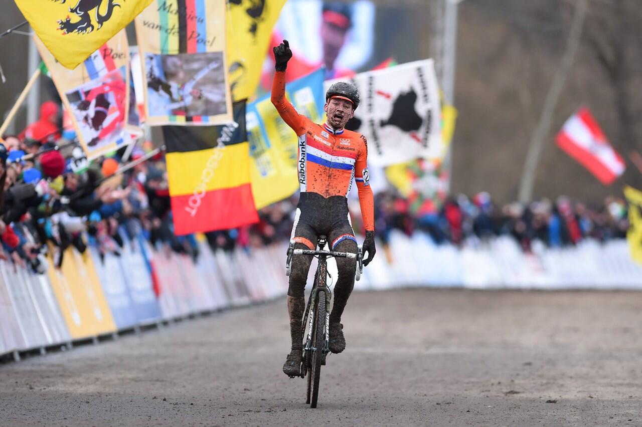 Van der Poel Kembali Menang Juara Cyclocross Belanda
