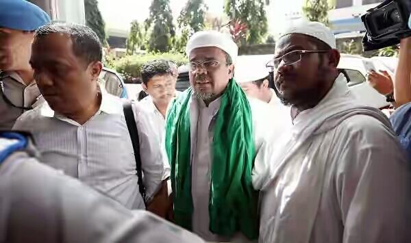 FPI Marah Besar Pelaku Video Selingkuh Habib Rizieq Tak Juga Direspon Polisi, “Jadi T