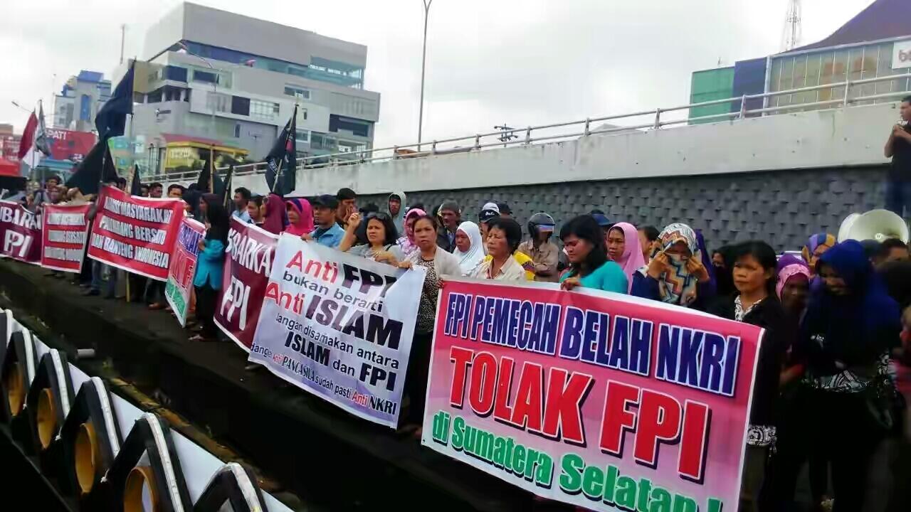 #Ada yang Ingin FPI Dibubarkan