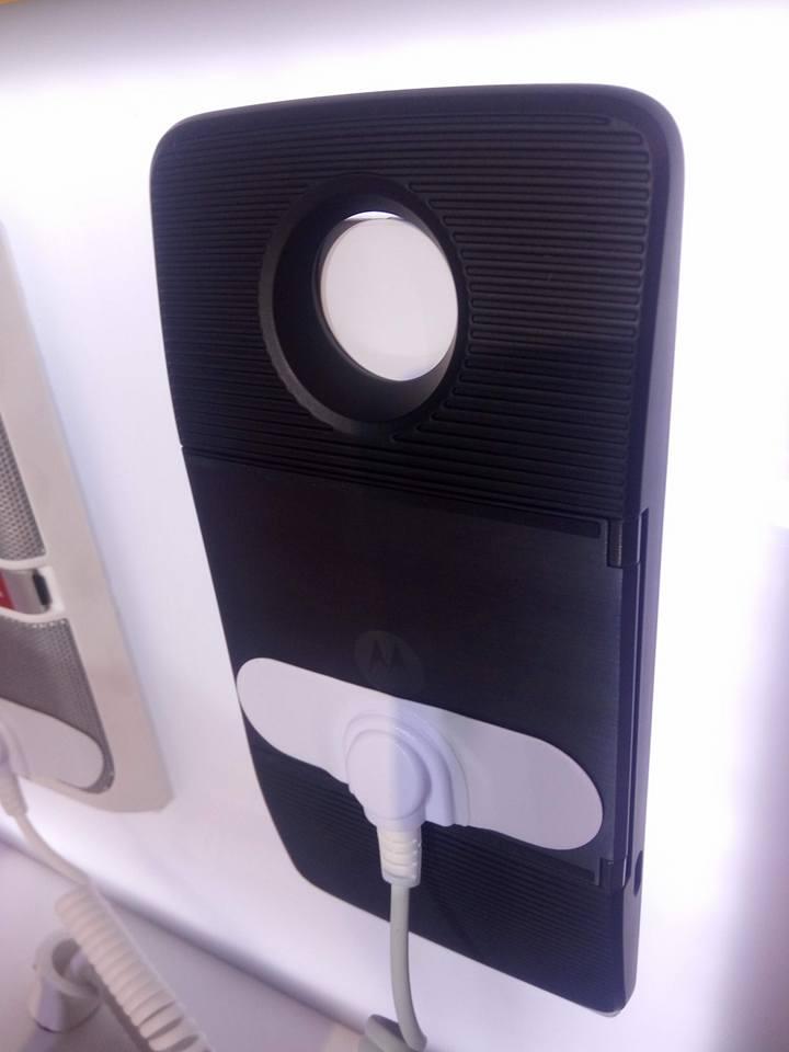 &#91; Field Report &#93; Launching Moto Z Handphone dengan Tekhonlogi Baru
