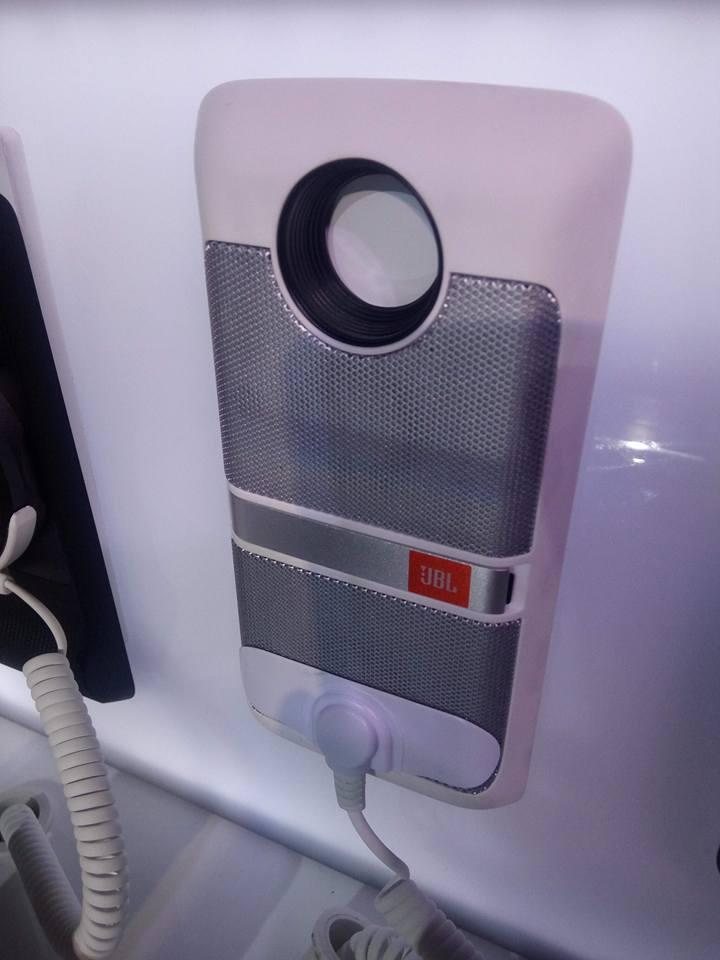 &#91; Field Report &#93; Launching Moto Z Handphone dengan Tekhonlogi Baru