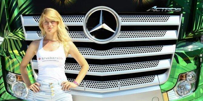 Cantik-cantik kok sopir, 7 bidadari ini jadikan jalanan bak catwalk