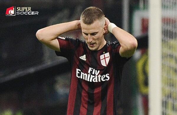 Milan Dinilai Berjudi di Bursa Transfer Musim Dingin