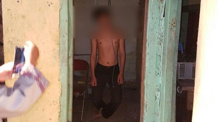 Soleha Temukan Jasad Putranya Tergantung di Kamar Mandi