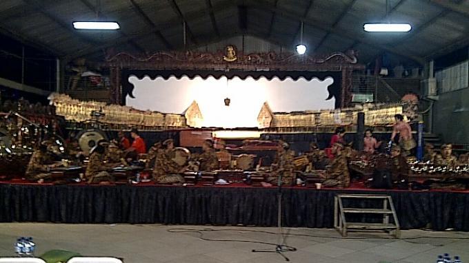 Djarot Bakal Nonton Wayang Kulit Semalam Suntuk