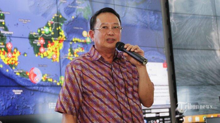 Willem Rampangilei Sebut Dua Heli Digunakan Water Bombing di Riau