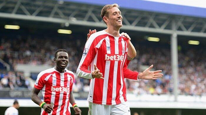 Crouch Selebrasi Robot Rayakan Gol ke-100