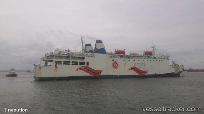 Kapal Bawa 180 Penumpang Kehabisan Bakar di Kepulauan Madura