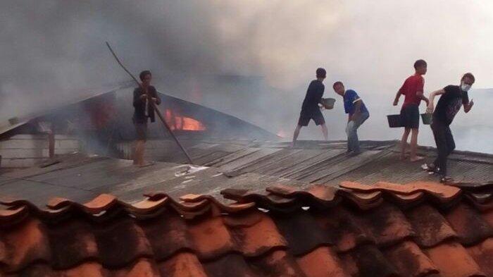 Puluhan Rumah di Kapuk Ludes Terbakar