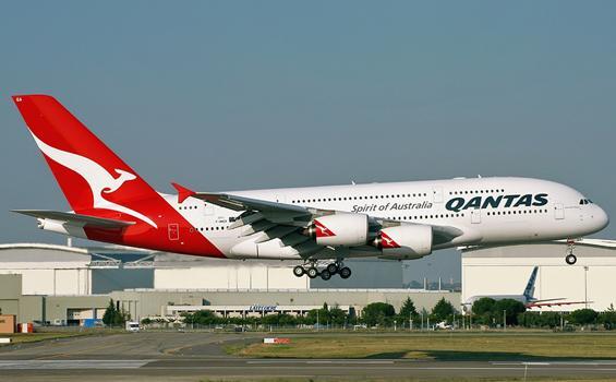 Penumpang Nekat Mau Buka Pintu Pesawat di Ketinggian 12.000 Meter