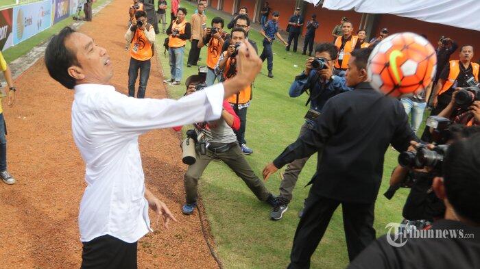 Jokowi: Sepakbola Indonesia Harus Jadi Hiburan yang Sehat