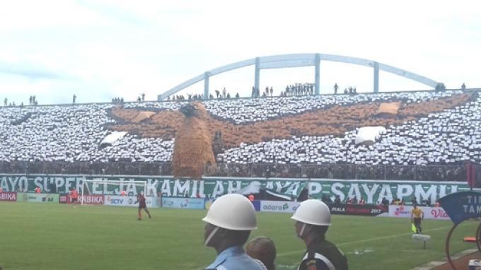 Tonton Langsung PSS Sleman Vs Persipura Jayapura, Presiden Jokowi: Rame Banget