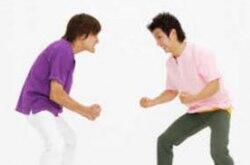 Naik Motor Ugal-ugalan Tiga ABG Ini Juga Keroyok Anggota TNI