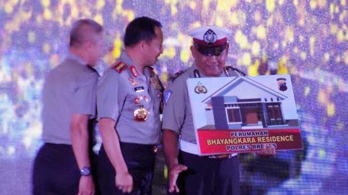 Aiptu Agus Semringah, Polisi yang 'Ngontel' ke Kantor Itu Kini Miliki Rumah