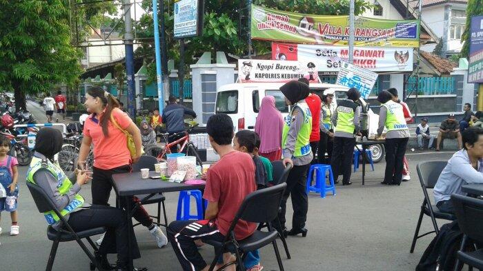 Ngopi Bareng Warga, Kapolres Kebumen Suguhkan Jajanan Pasar