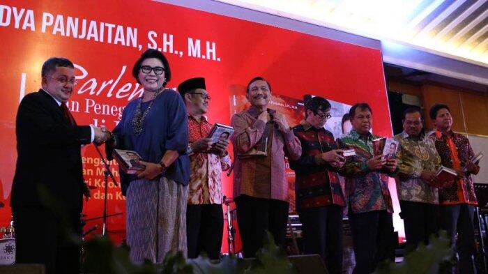 Peluncuran Buku Politisi PDIP Trimedya Dihadiri Sejumlah Menteri dan Pejabat Negara