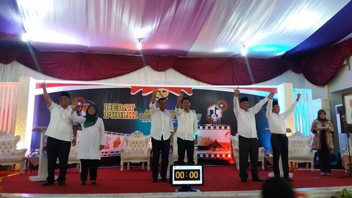 Paman dan Keponakan Saling Sindir di Debat Pilkada Cilacap