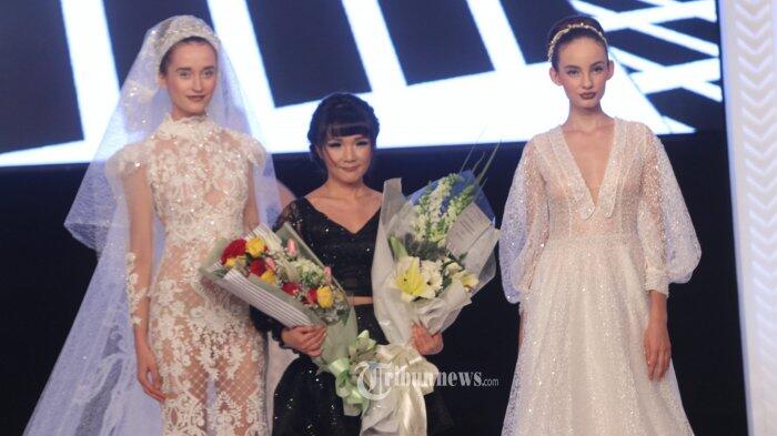 Pameran Tunggal Gaun Pengantin Retromantic Era 80-an Fetty Rusli