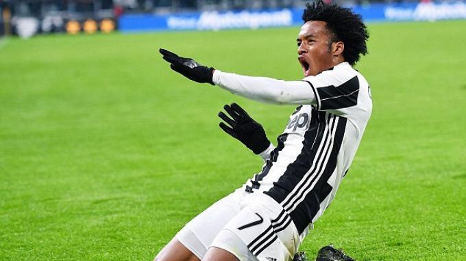 Antonio Conte Menonton di Tribun saat Juan Cuadrado Mencetak Gol Spektakuler