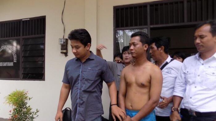 Motif Sigit Bacok Mantan Mertua sedang Memarut Kelapa di Pasar Jatingaleh