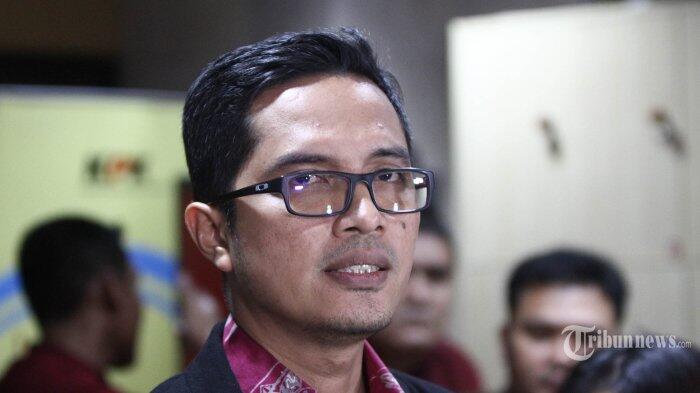 KPK Umumkan Dua Anggota DPR Aktif Tersangka Suap Proyek Jalan