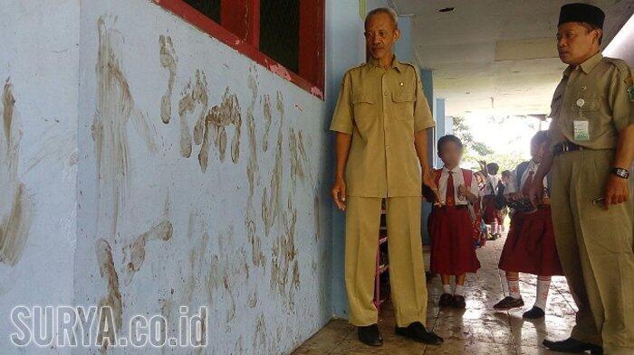 SD di Pasuruan Diteror Sosok Misterius Pakai Kondom dan Sampah