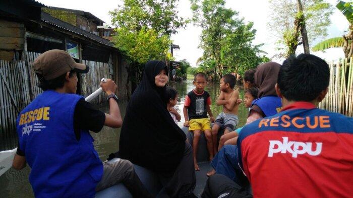 Posko Dapur Air Untuk Pengungsi Banjir di Kecamatan Biringkanayya