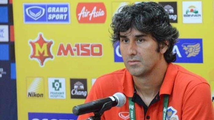 Sementara Waktu Persija Ditinggal Pelatihnya ke Singapura