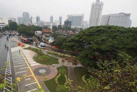 10 Trotoar Jakarta Paling Ajib yang Harus Agan Sista Cobain