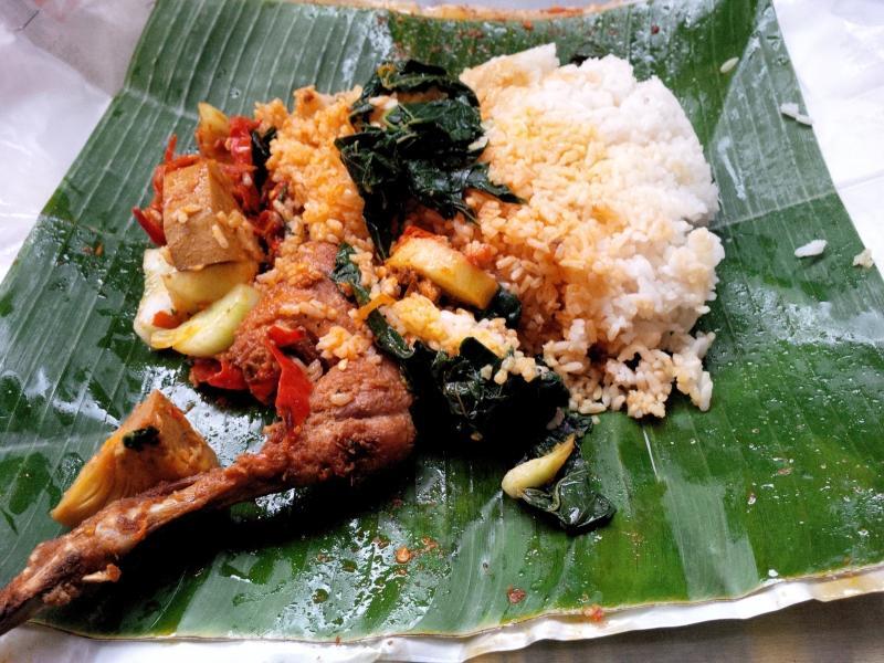 6 Fakta tentang nasi dan rumah makan padang ini pasti belum kamu tahu!