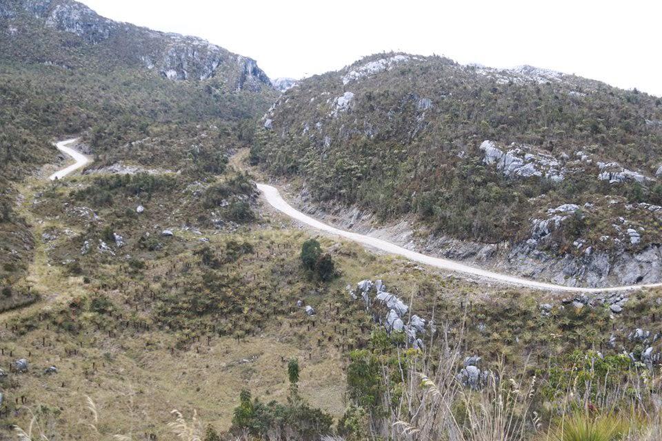 Tembus Gunung dan Sungai, Ini Penampakan Jalan Trans Papua