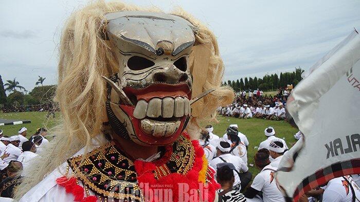 Arti Celuluk dan Reog Yang Ditampilkan Dalam Aksi Tolak FPI di Bali