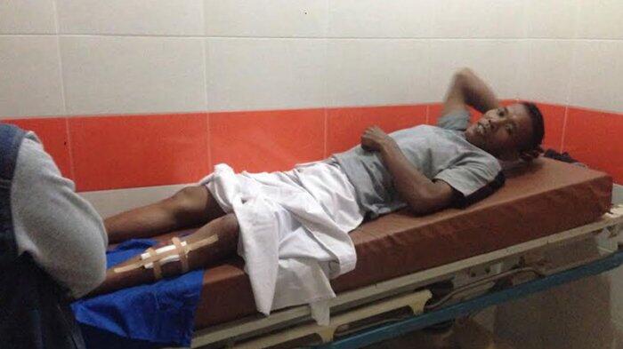 Sopir Mobil BoksAir Mineral Patah Kaki Ditabrak dari Belakang