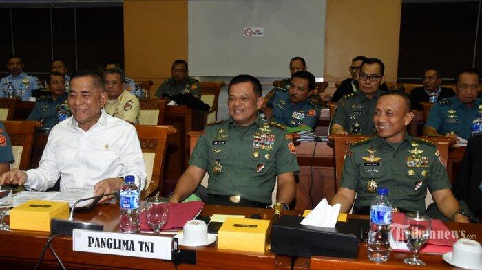 TNI dan Menhan Berebut Beli Alutsista, Fadli Zon: Ada Motif Kepentingan