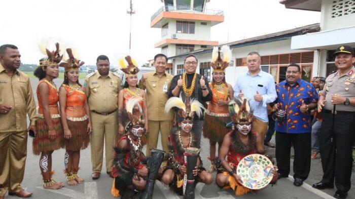 Zulkifli Hasan Mengaku Jatuh Cinta pada Papua