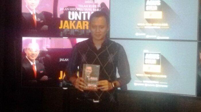 Agus Yudhoyono Sempatkan Menulis Buku Di Sela Padatnya Jadwal Kampanye