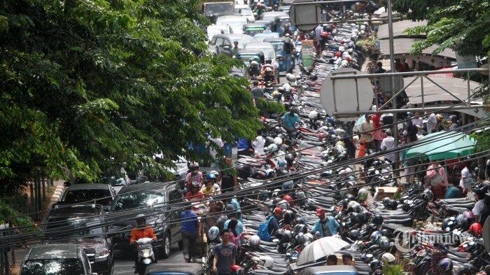 Sindrom Kota Jakarta: Pergi Pagi Pulang Petang Pantat Panas Pinggang Pegal