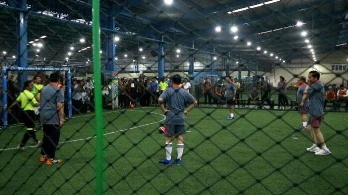 Jokowi &quot;Ngaku-Ngaku&quot; Menang Main Futsal, Padahal Kalah