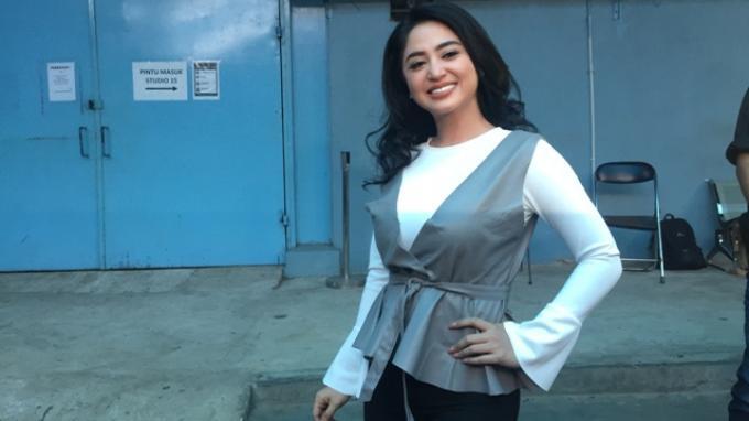 Dewi Perssik Ungkap Ritual yang Ia Lakukan Demi Menjaga Kesehatan