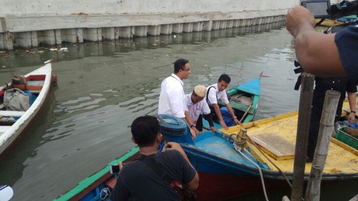 Tangisan Sambut Kedatangan Anies di Kampung Akuarium