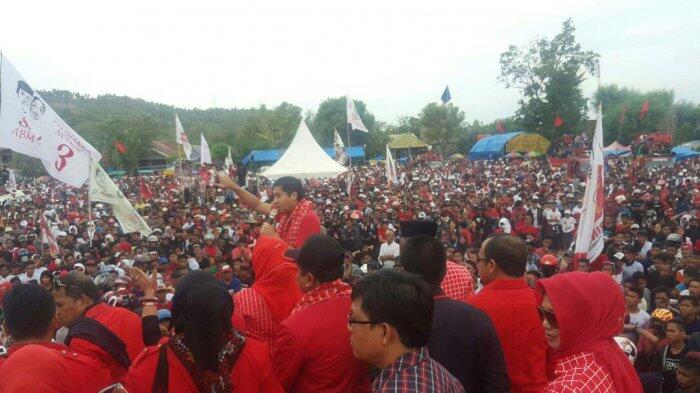 Saat Maruarar Kampanye untuk Pasangan Calon Ali Baal Masdar dan Enny Anggraeni