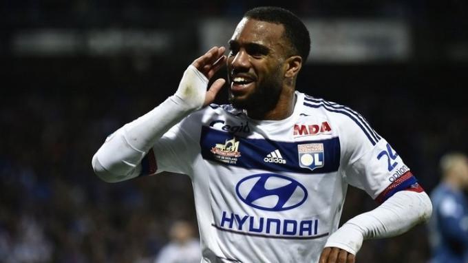 Alexandre Lacazette Bermimpi Main untuk Barcelona
