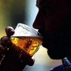 Tenggak Miras Oplosan, Korban Kritis Masih Dirawat di RS