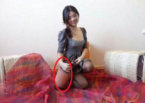 Misteri Foto Gadis Berkaki Tiga