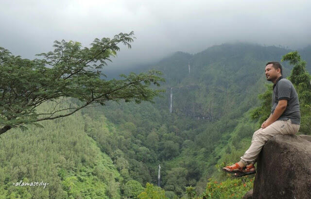 TERNYATA ENGGAK MUSTAHIL BISA LIAT AIR TERJUN 4 SEKALIGUS