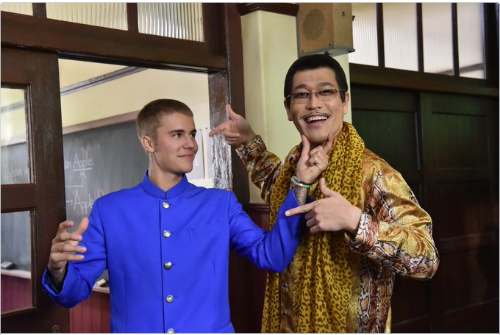 Justin Bieber Belajar Gerakan PPAP Sama Piko Taro Di Sekolah