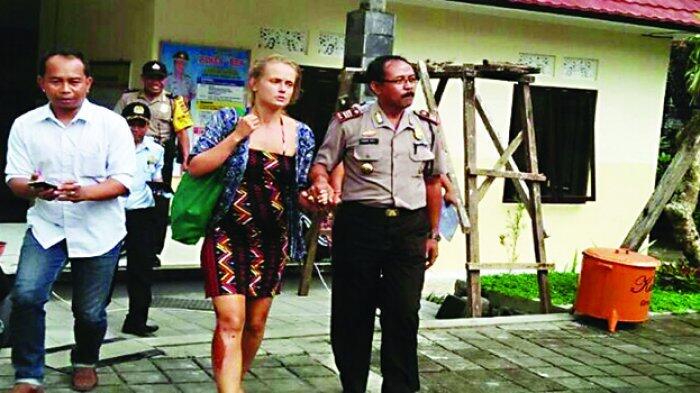 Bule Cantik Ini akan Dideportasi dari Bali, Alasannya Mengejutkan