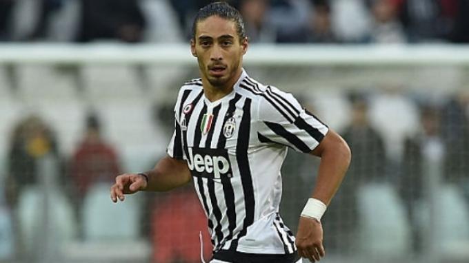 Southampton Tetap Kontrak Marti Caceres